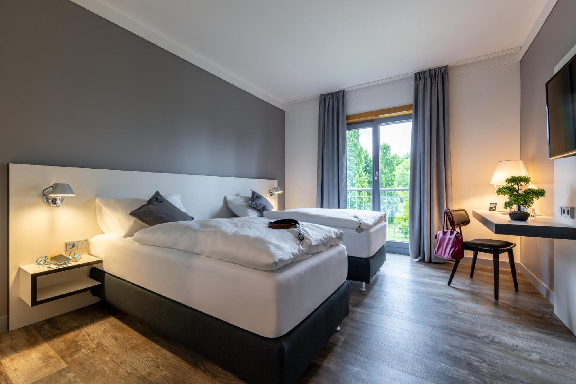 Hotel Leipheim Sued Exteriör bild