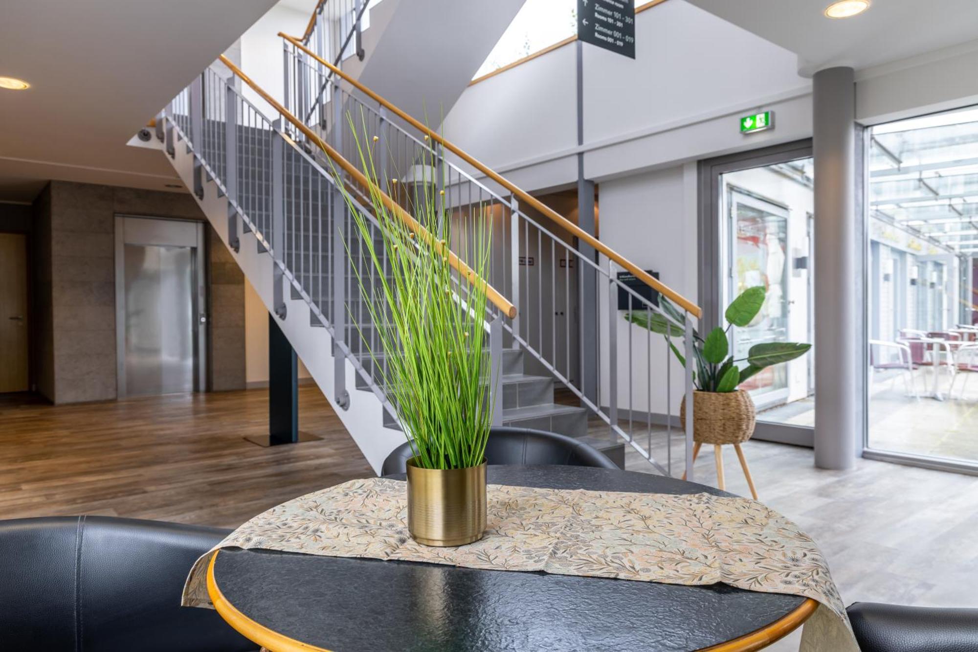 Hotel Leipheim Sued Exteriör bild