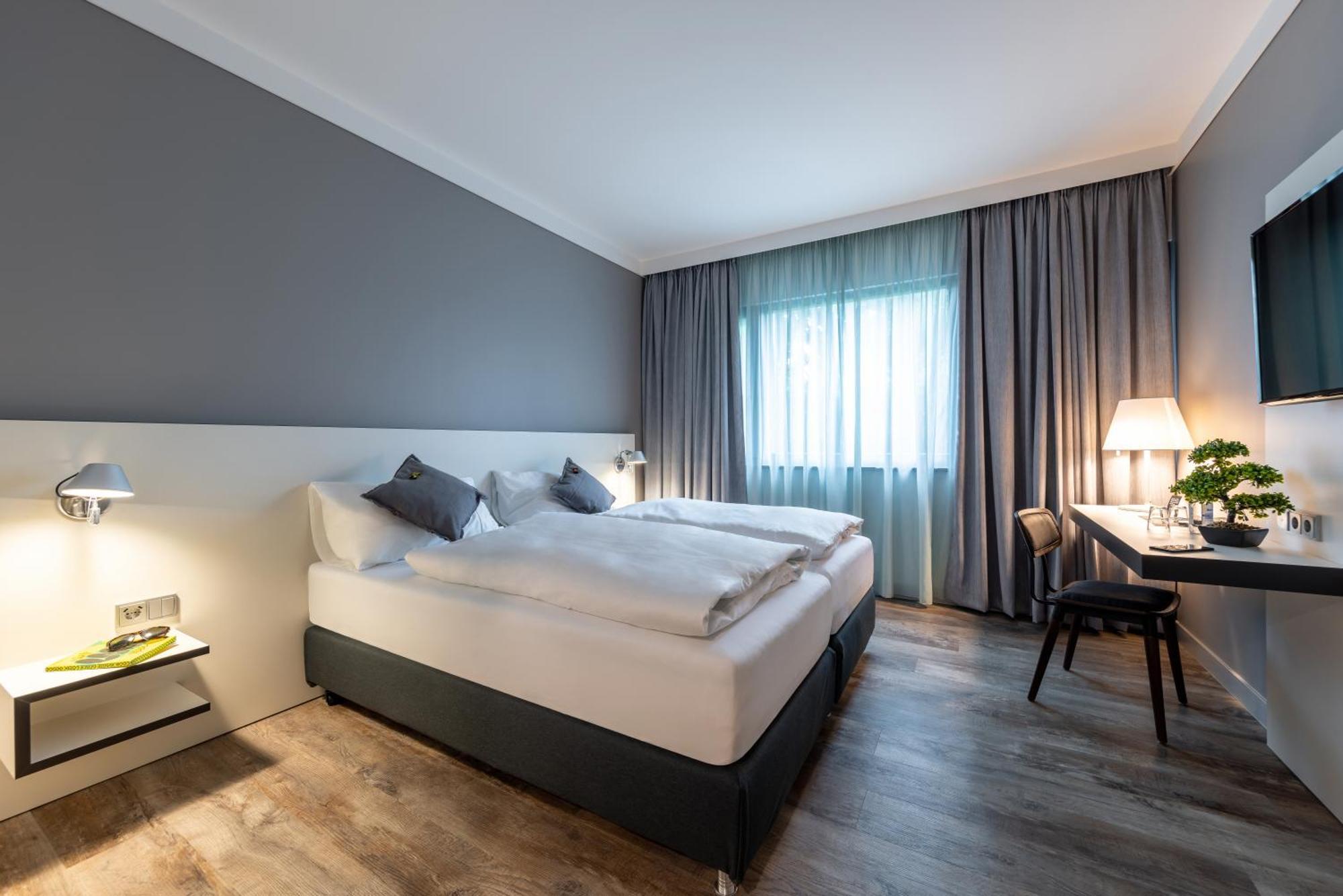 Hotel Leipheim Sued Exteriör bild