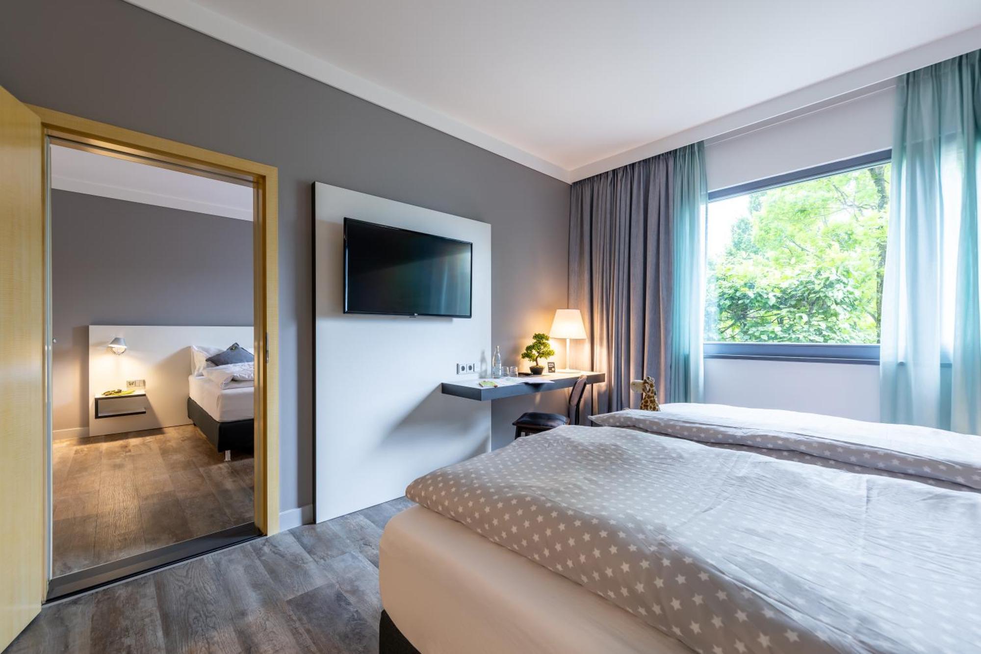 Hotel Leipheim Sued Exteriör bild