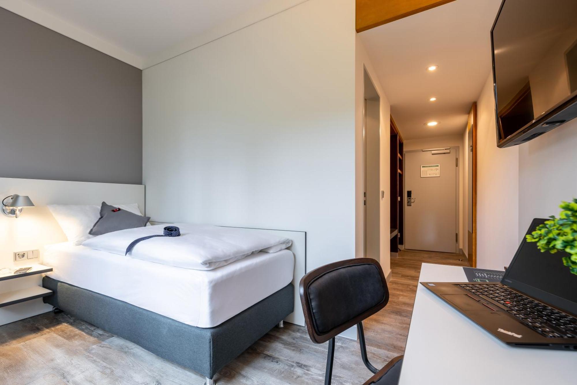 Hotel Leipheim Sued Exteriör bild