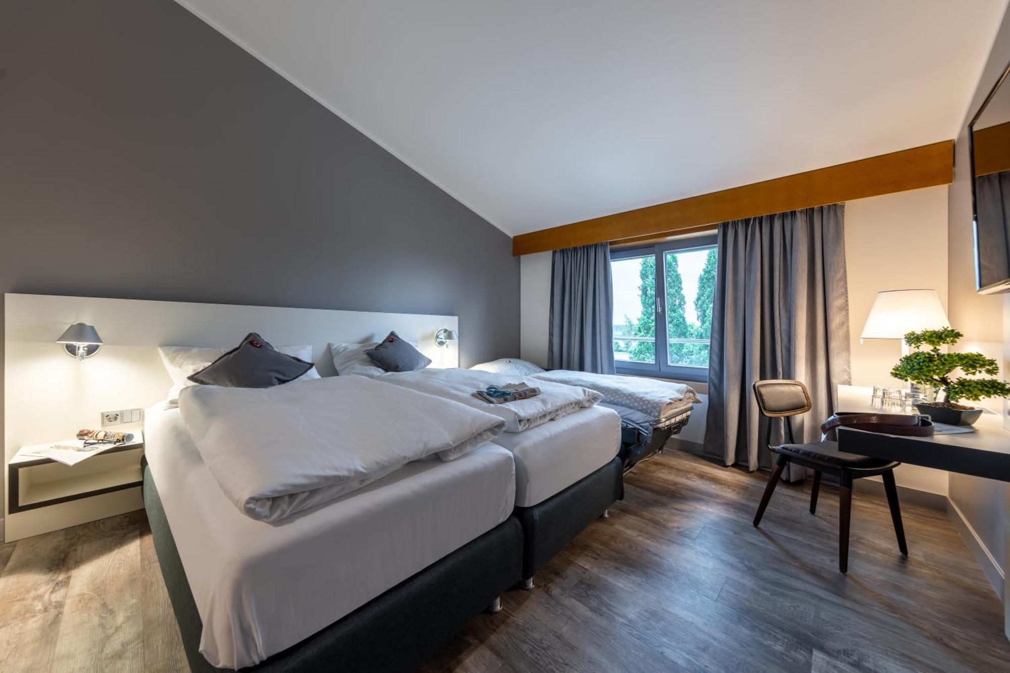 Hotel Leipheim Sued Exteriör bild