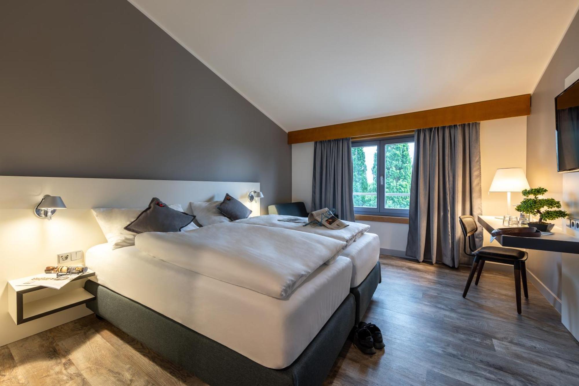 Hotel Leipheim Sued Exteriör bild