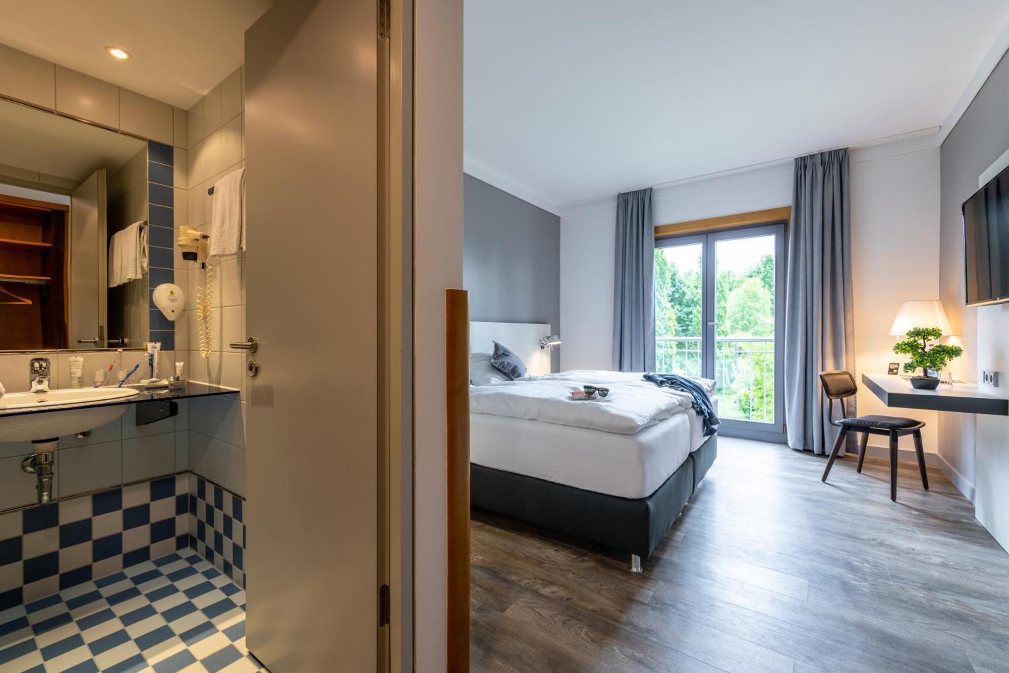 Hotel Leipheim Sued Exteriör bild